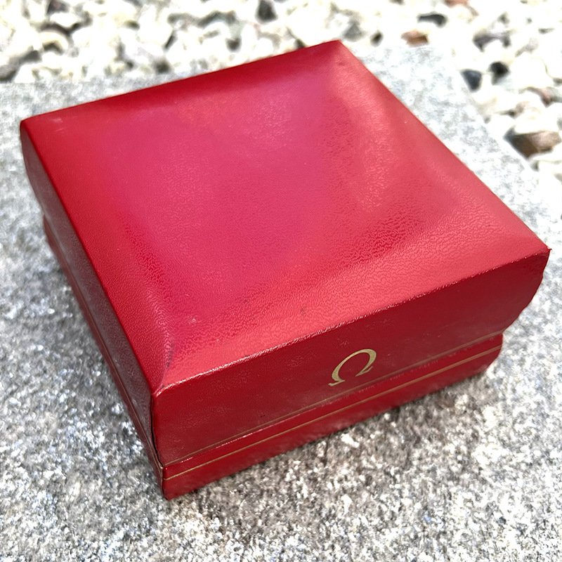 OmegBoxRed